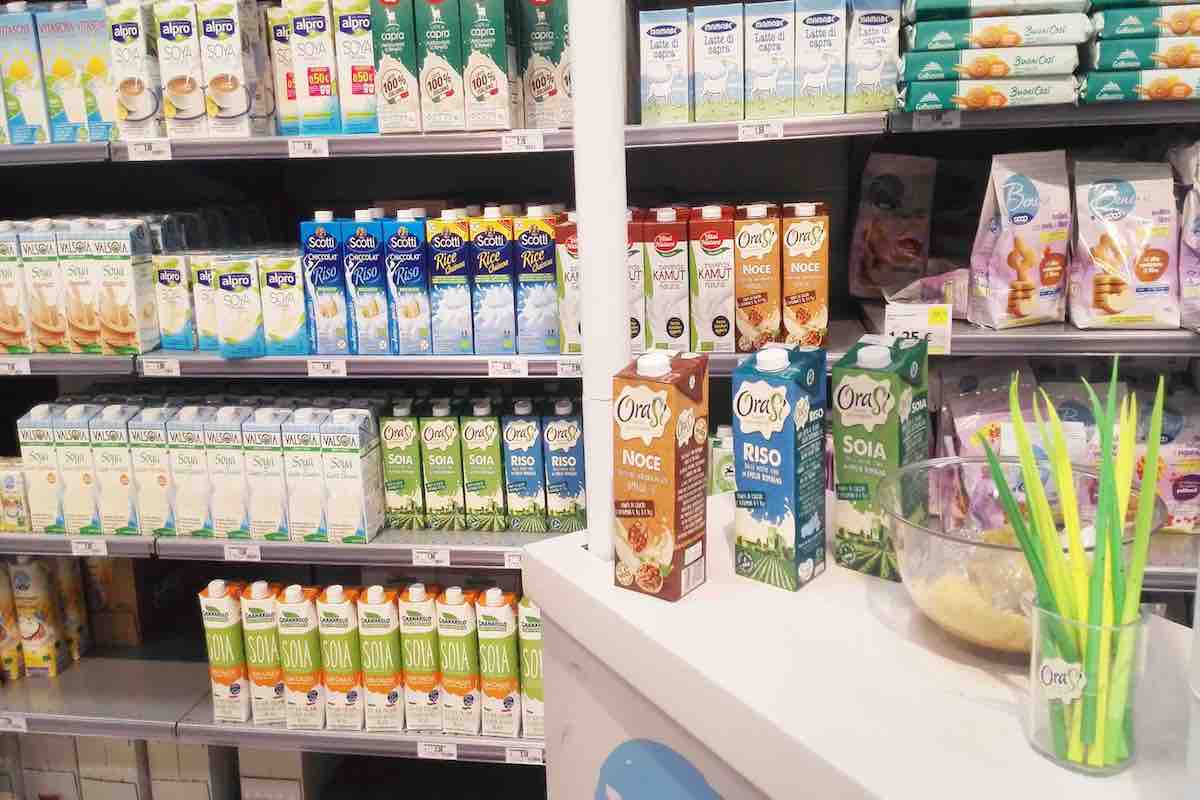 shelf marketing: tecniche di disposizione dei prodotti sugli scaffali, foto esempio